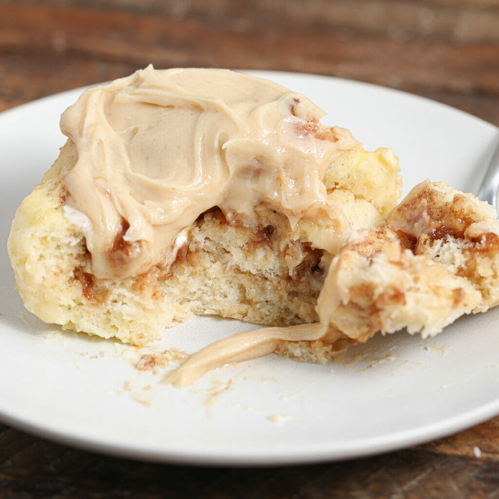 Banana Bread Cinnamon Rolls with Peanut Butter Frosting