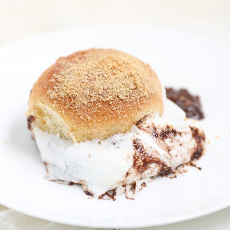 Gooey S’mores Cinnamon Roll Sliders