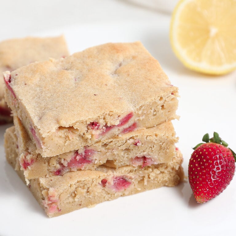 Strawberry Lemon Blondies Recipe