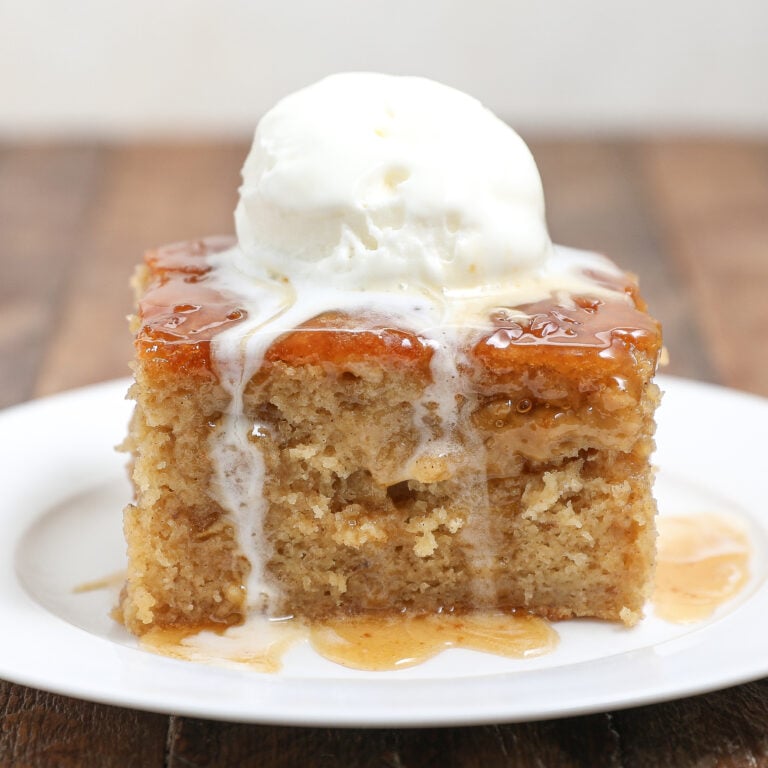 Sticky Banana Bread Pudding Cake