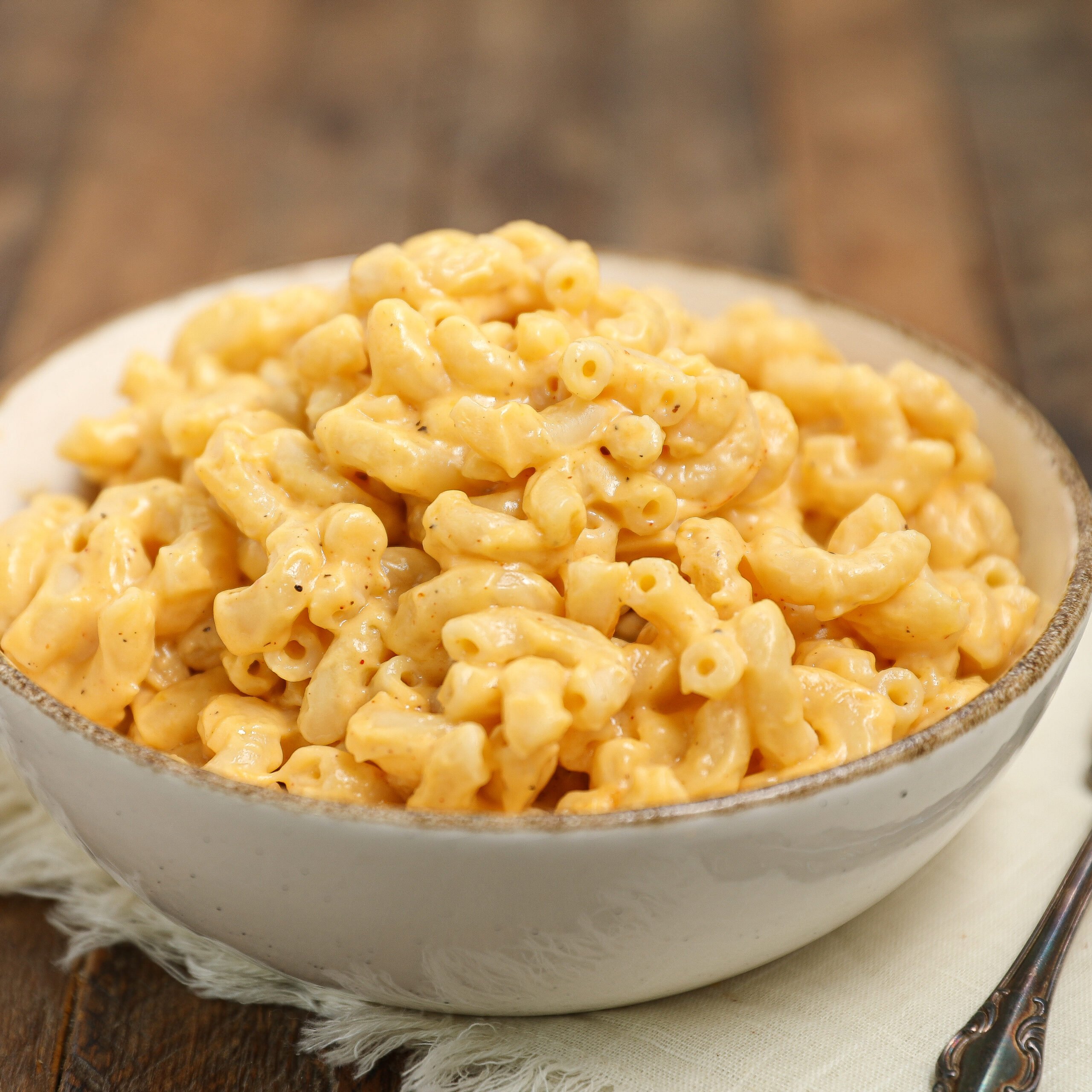Ooey Gooey Slow Cooker Mac and Cheese