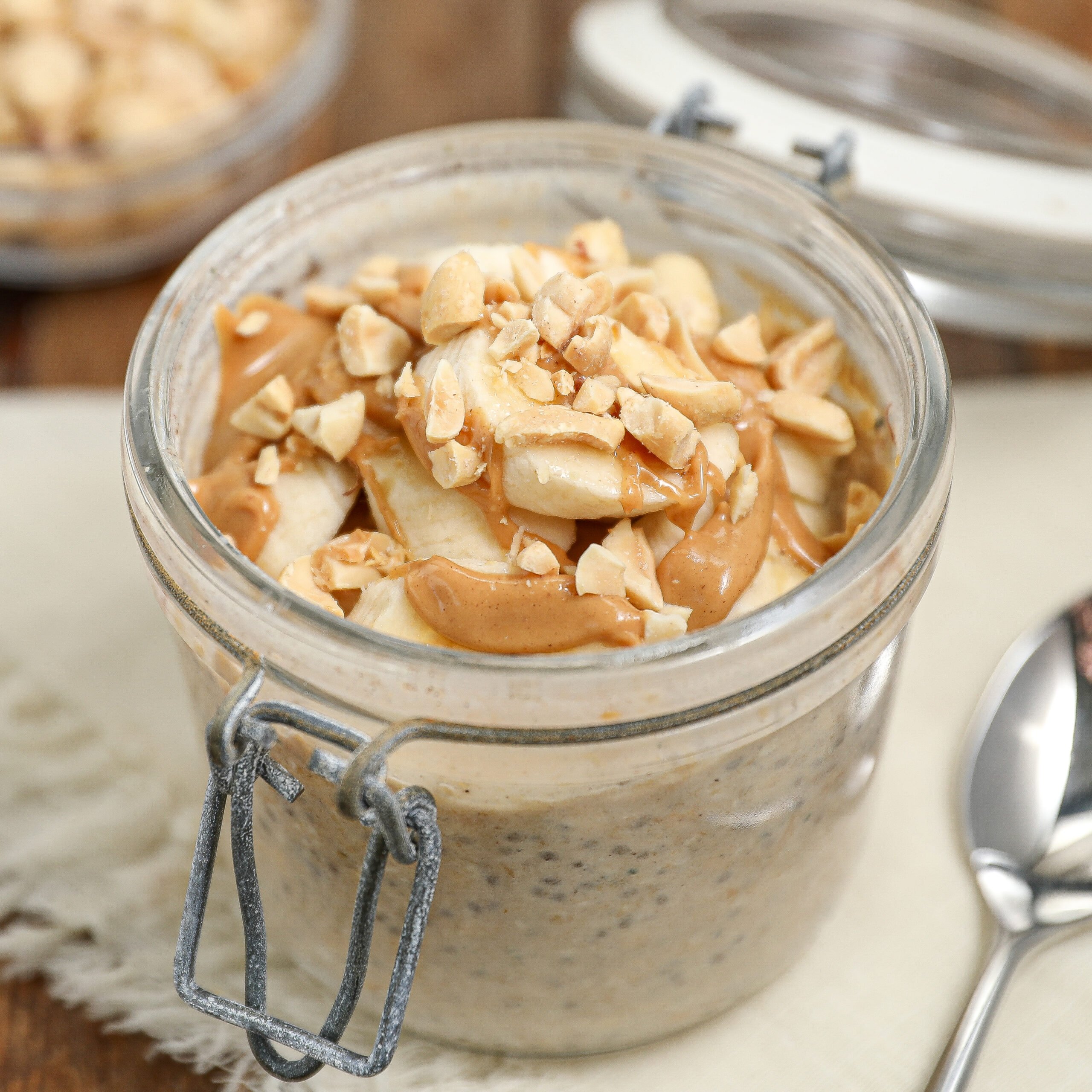 Peanut Butter Banana Overnight Oats (5-Minute Prep!)