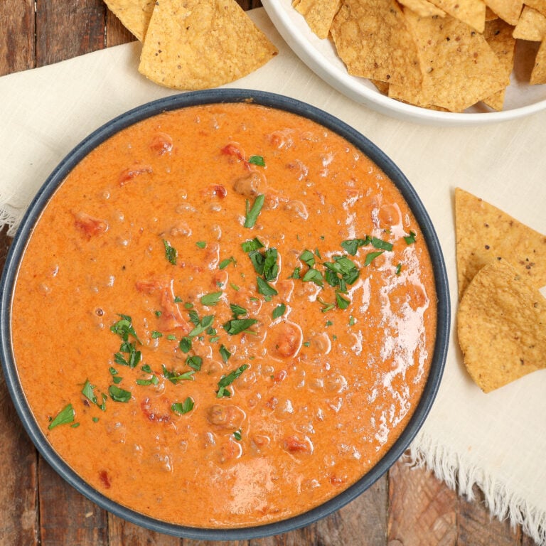 Easy Beef Queso Dip Recipe