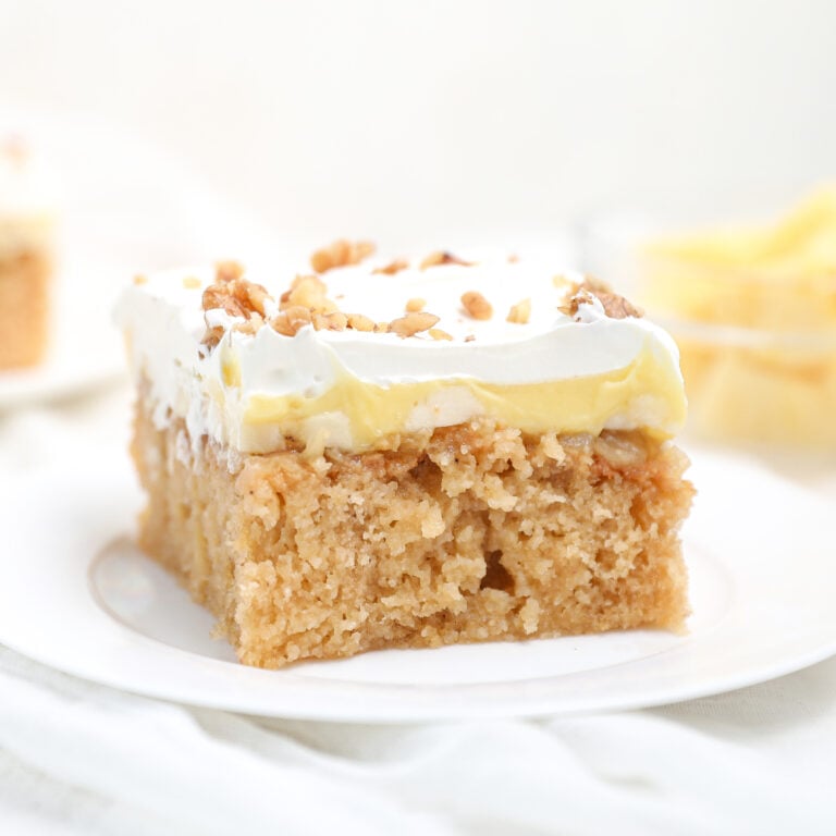 Banana Pineapple Pudding Cake (Hawaiian Wedding Cake)