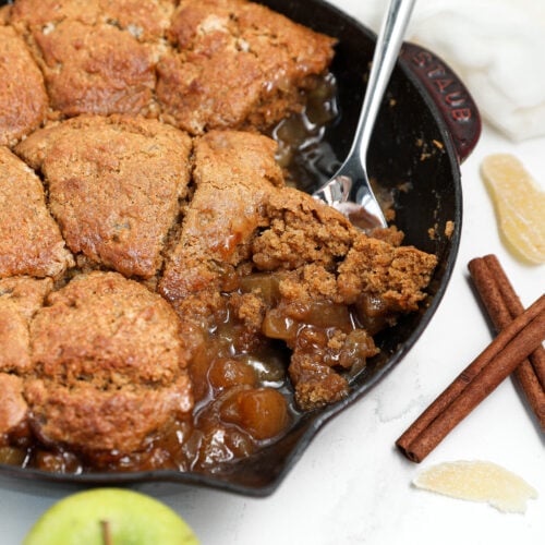 Gingerbread Snap Caramel Apple Cobbler (Warm, Spiced, and Gooey)